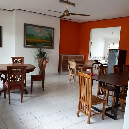 Anggrek Mas Bed & Breakfast Hostel อูบุด ภายนอก รูปภาพ